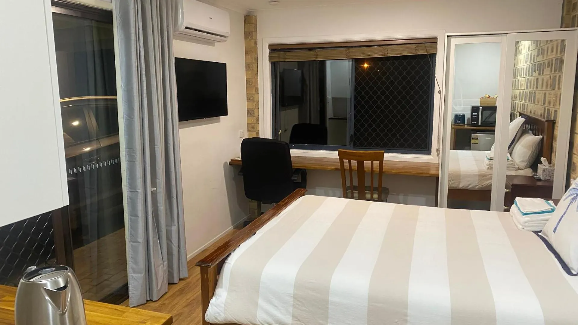 The Palms Hotel Parrearra